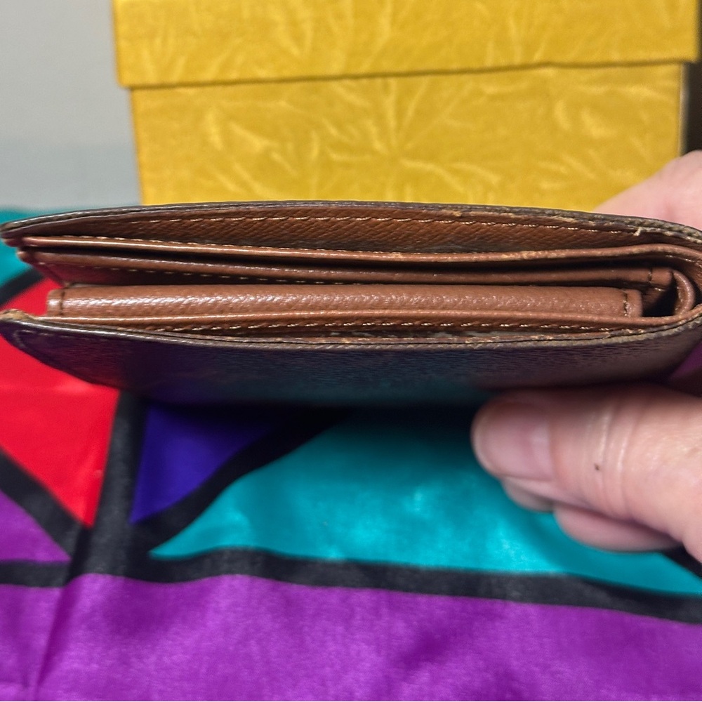Louis Vuitton bifold. - Picture 3 of 11